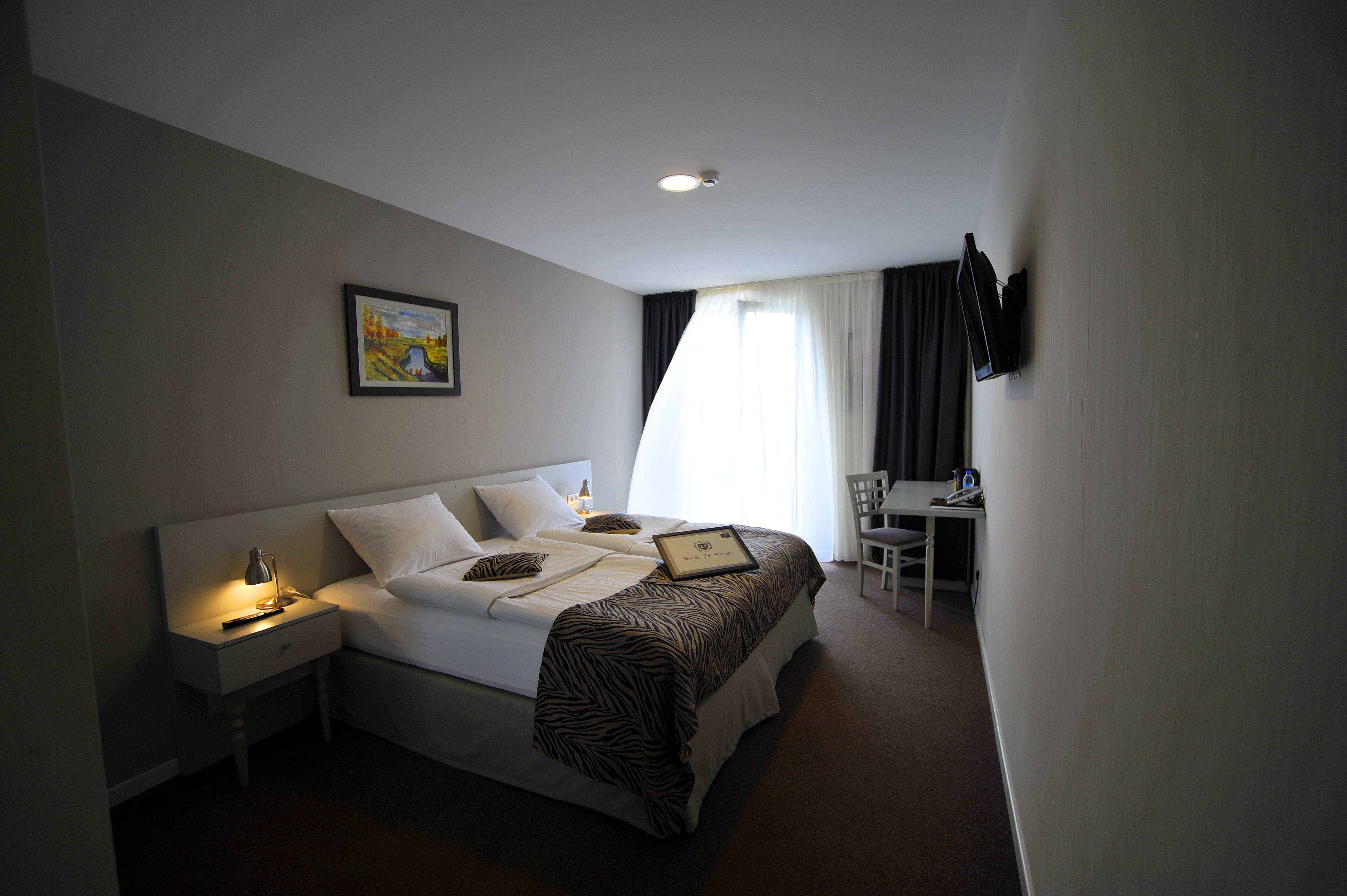 Hotel Zp Palace Тбилиси Екстериор снимка