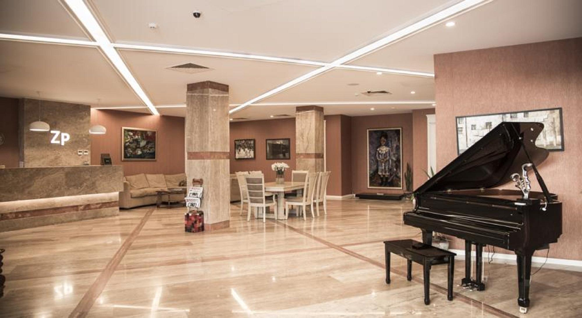 Hotel Zp Palace Тбилиси Екстериор снимка