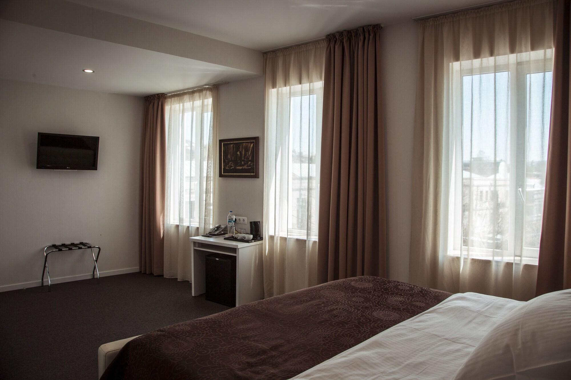 Hotel Zp Palace Тбилиси Екстериор снимка