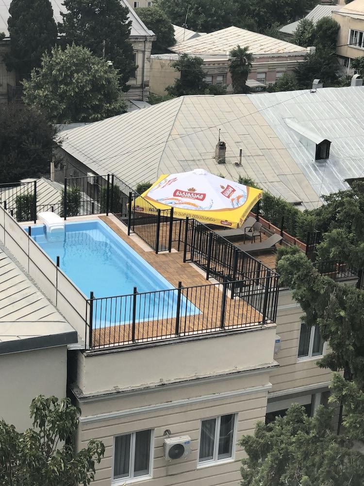 Hotel Zp Palace Тбилиси Екстериор снимка