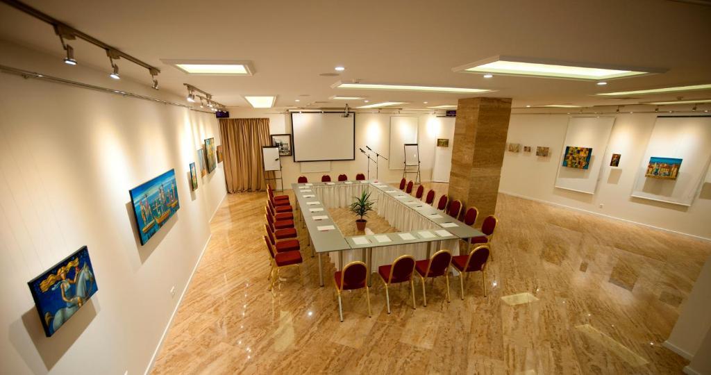 Hotel Zp Palace Тбилиси Екстериор снимка